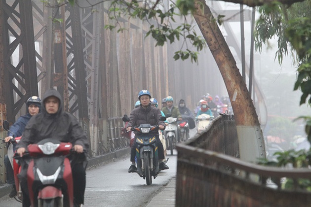 Miền Bắc đón đợt rét sâu nhất từ đầu mùa: Hà Nội tạm biệt nắng ấm, trời chuyển mưa rét - 1