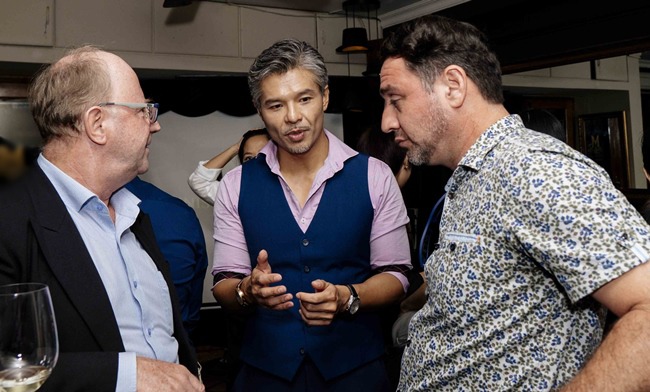 Mỹ nam đóng amp;#34;cảnh nóng sập giườngamp;#34;: Tôi từng hẹn hò với 5 người, hơi kỹ trong tình yêu - 3