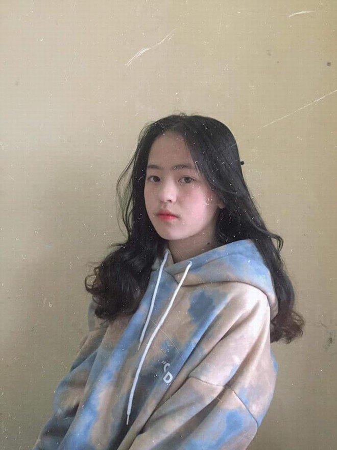 Cô bé bán lê dự định theo đuổi đam mê nghệ thuật sau khi thi đỗ Đại học.