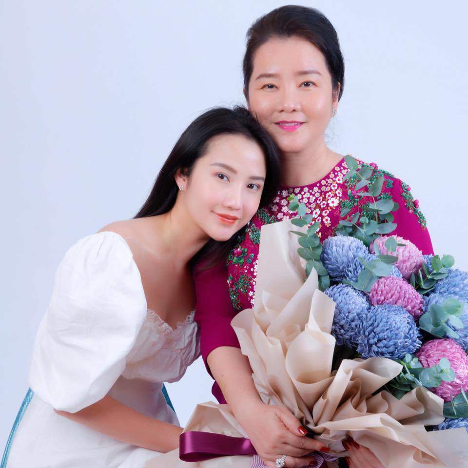 Ảnh đính hôn của thiếu gia Phan Thành và biểu cảm của amp;#34;nam chínhamp;#34; khi hỏi được vợ - 9