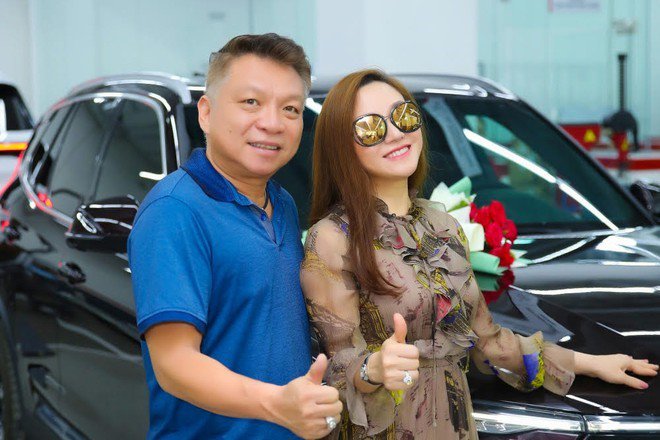 Chênh nhau 2 tuổi, vì sao Ngọc Sơn gọi vị đạo diễn nổi tiếng 50 tuổi là amp;#34;con rểamp;#34; ? - 9