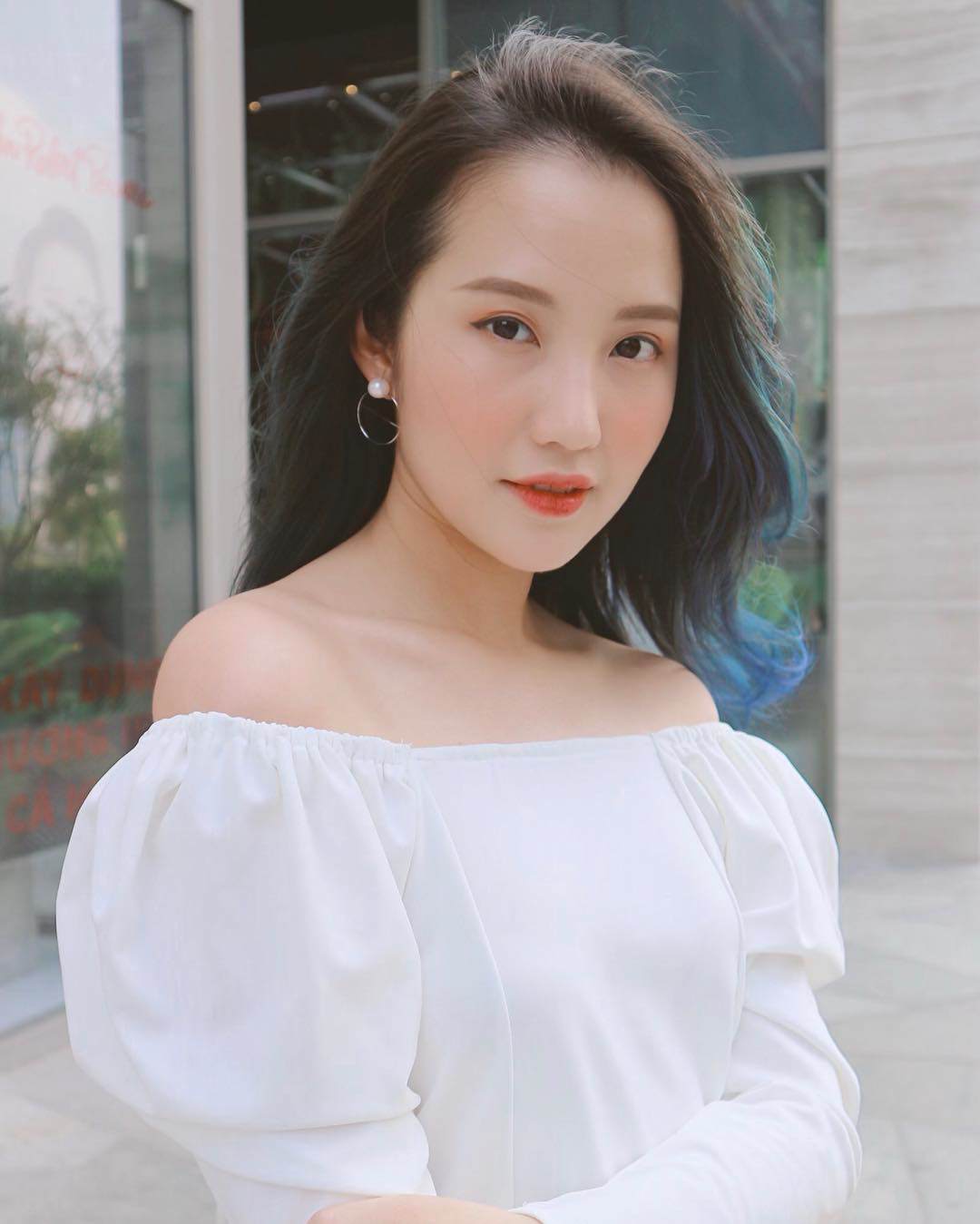 Primmy Trương, cô dâu của Phan Thành diện áo dài hồng, makeup ngọt ngào ngày đính hôn - 10