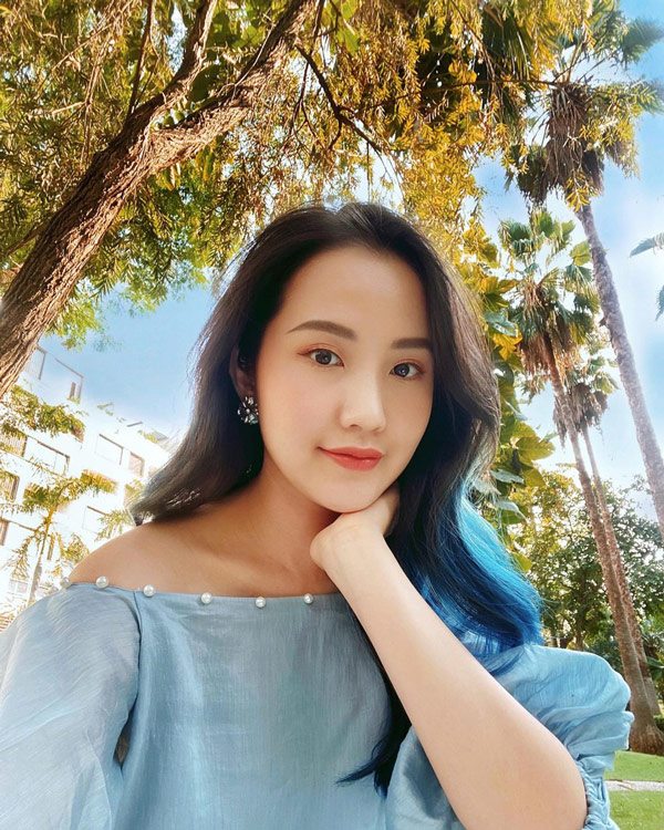Primmy Trương, cô dâu của Phan Thành diện áo dài hồng, makeup ngọt ngào ngày đính hôn - 4