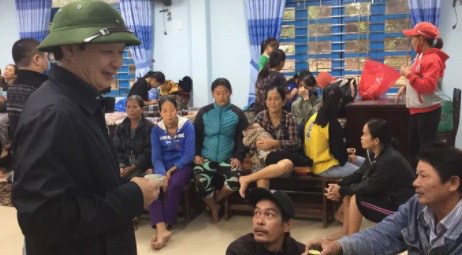 Một hiệu trưởng xin xuống làm giáo viên - 1