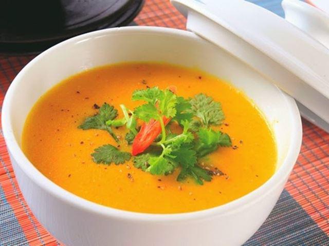 3 cách nấu cháo trứng gà cà rốt cho bé ăn dặm đơn giản - 4