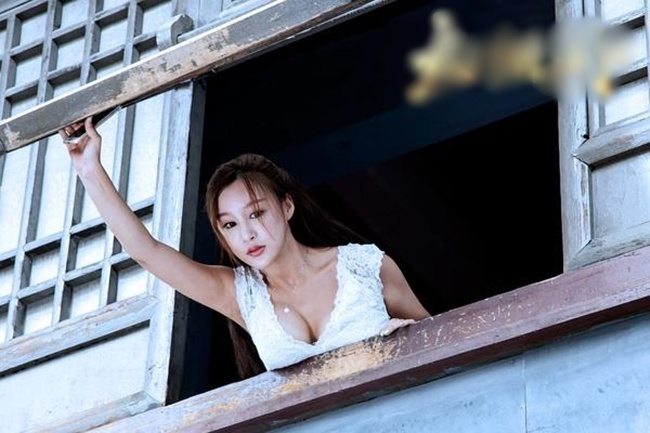 amp;#34;Bom sex Phan Kim Liênamp;#34; từng bị 3 sao nam sờ ngực, cưỡng hôn sau 8 năm giờ ra sao? - 11