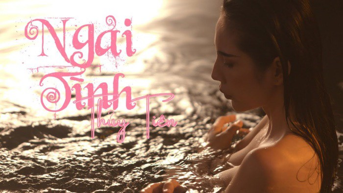 Thuỷ Tiên hiếm hoi khoe cảnh bán khoả thân, body mẹ 1 con quyến rũ bỏng mắt trong MV mới - 9