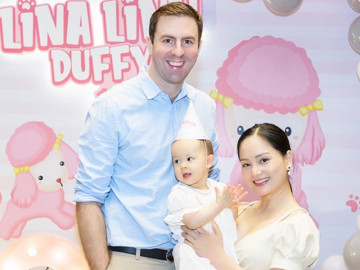 Kết hôn 2 năm vẫn chưa mặc váy cưới, Lan Phương: "Bao giờ con thích thì bố mẹ sẽ làm"