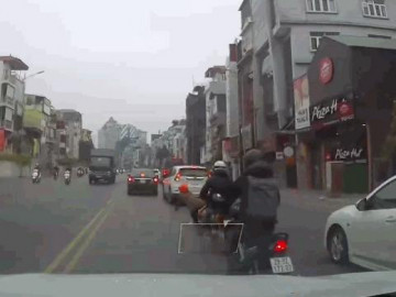 Đánh lái tránh va chạm, tài xế ô tô khiến dân mạng đứng tim
