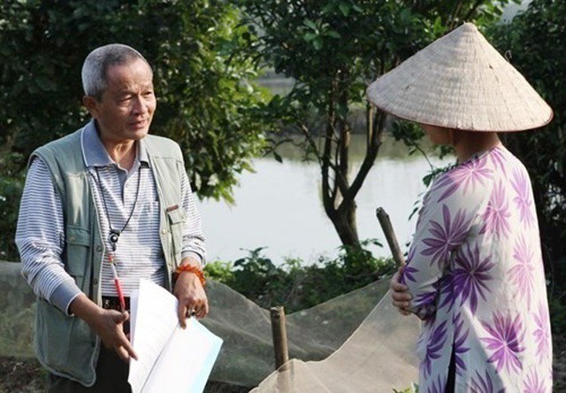 Ông chuyển hướng sang làm đạo diễn phim 