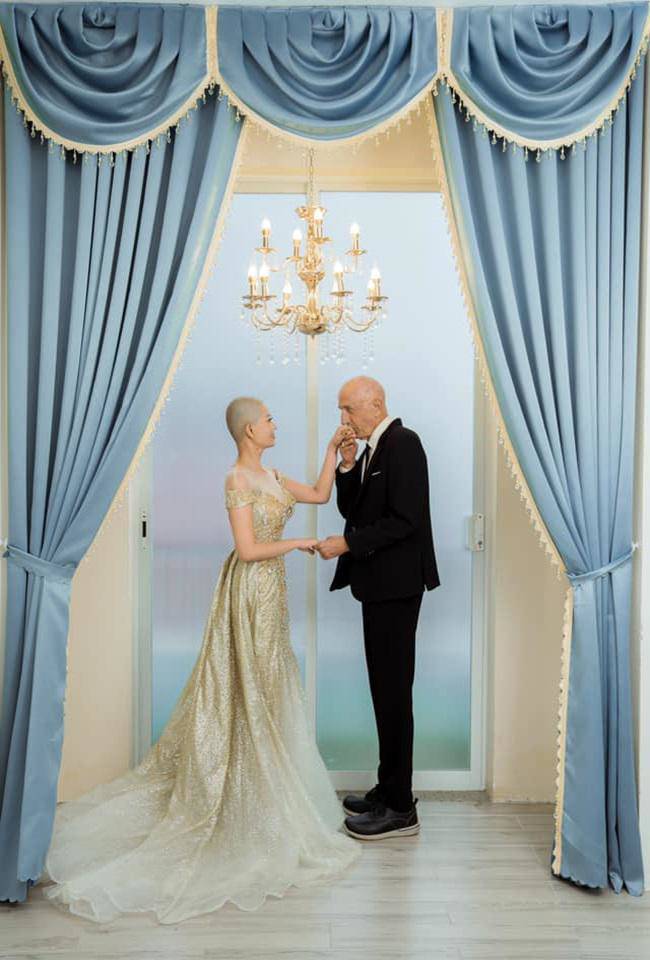 Cô dâu Việt cạo trọc đầu chụp ảnh cưới với chồng Mỹ, câu chuyện đằng sau thật xúc động - 4