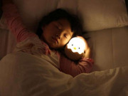 Sức khỏe - Không chỉ ánh sáng điện thoại, 3 loại ánh sáng này khiến trẻ rất nhanh hỏng mắt cần tránh ngay