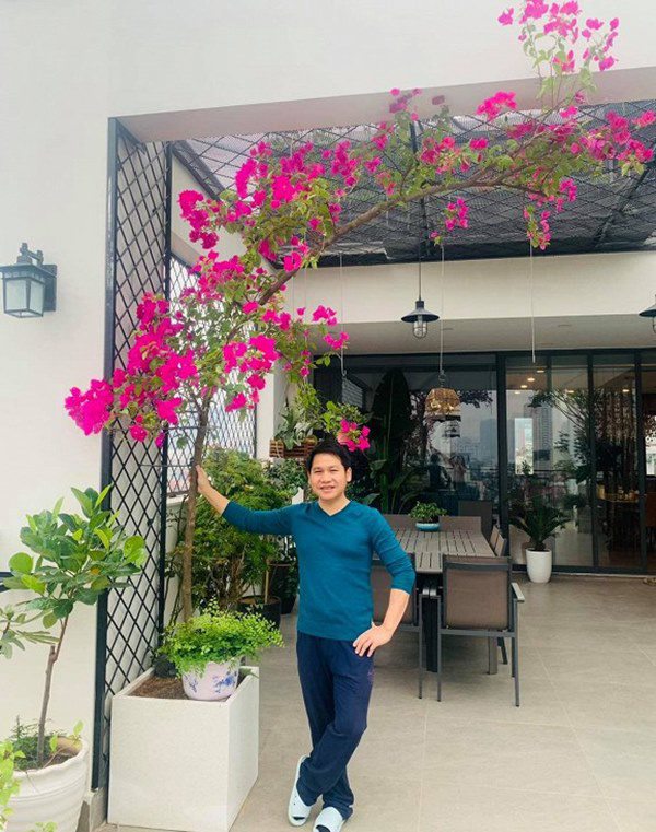 Trọng Tấn khoe góc vườn trên sân thượng, mọi sự chú ý lại đổ dồn về 1 người này - 1