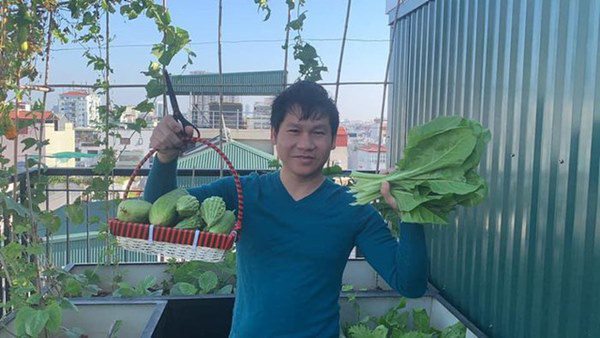 Trọng Tấn khoe góc vườn trên sân thượng, mọi sự chú ý lại đổ dồn về 1 người này - 5