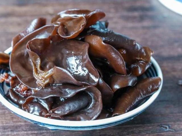 Ngâm mộc nhĩ, thêm 3 nguyên liệu rồi lắc mạnh, sau 5 phút điều kì diệu xảy ra