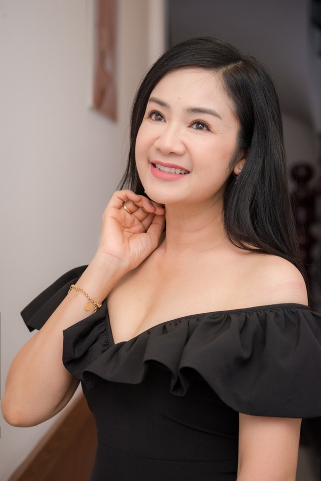 Bị đồn lấy đại gia hơn 15 tuổi, người đẹp amp;#34;lá ngọc cành vàngamp;#34; nức tiếng giờ ra sao? - 2