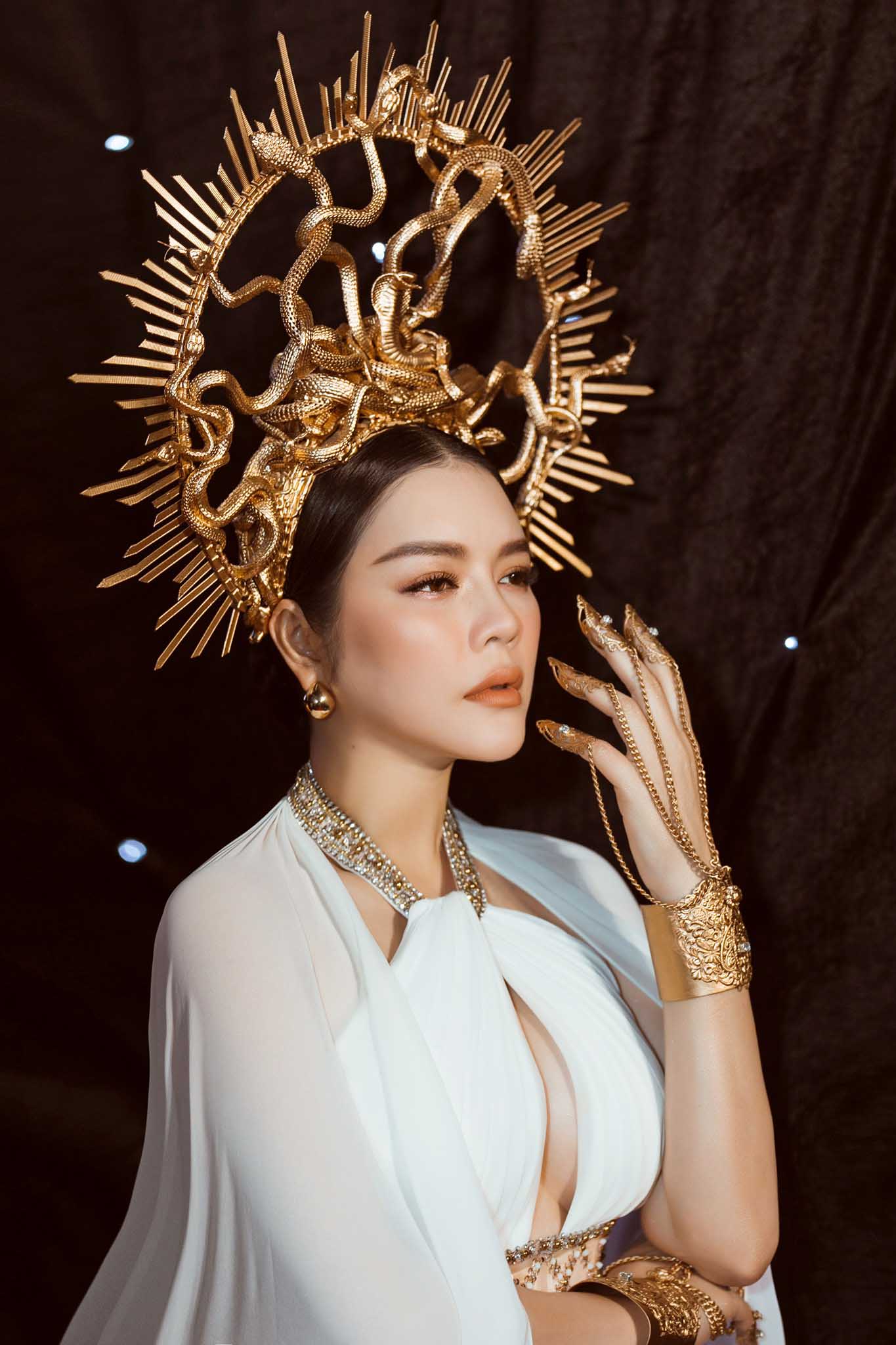Không thể tin ngày nào còn khoe eo 1 gang tay, nay Lý Nhã Kỳ đã phát tướng thấy rõ - 1