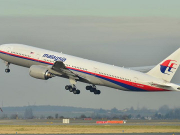 Nóng: Phát hiện máy bay bị bỏ rơi bí ẩn trên sa mạc - có thể là MH370