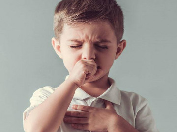 Bé bị ho khan từng cơn phải làm sao?