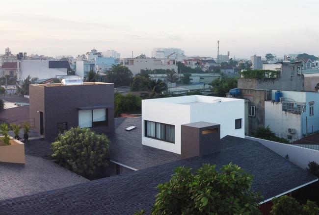 Căn nhà mái ngói đen độc đáo kết nối ba thế hệ ở Thành phố Hồ Chí Minh - 16