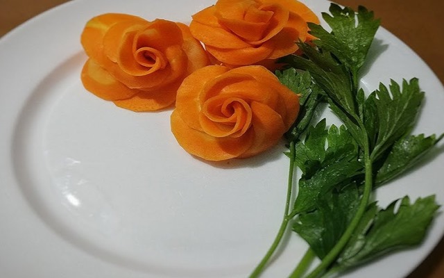 Cách tỉa hoa cà rốt đẹp lung linh tô điểm cho món ăn hấp dẫn - 27