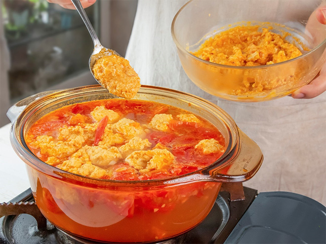 Công thức món lẩu riêu gà “thần thánh” của Vlogger đình đám Helen’s Recipe amp;#34;cânamp;#34; mọi cuộc vui cuối năm - 1