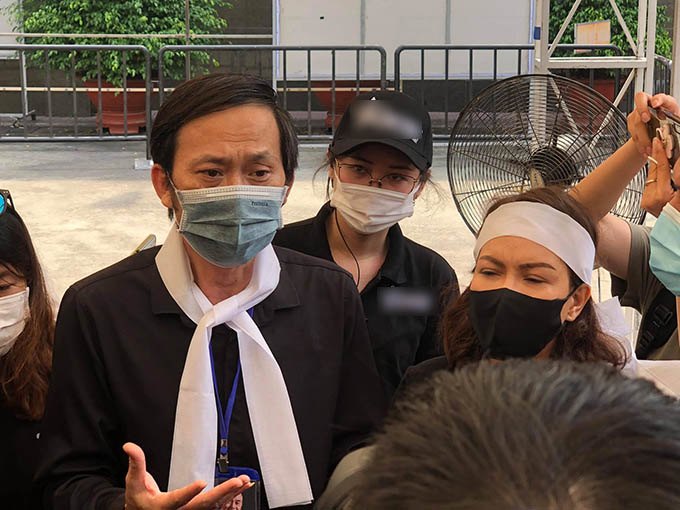 Nghẹn lòng nghe câu nói của Hoài Linh trong tang lễ Chí Tài: amp;#34;Giờ chẳng ai cô độc hơn tôiamp;#34; - 3