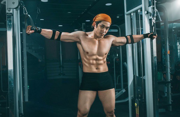 “Gym chúa” Duy Nguyễn phát ngôn gây sốc về vợ chồng nghệ sĩ Chí Tài là ai? - 2