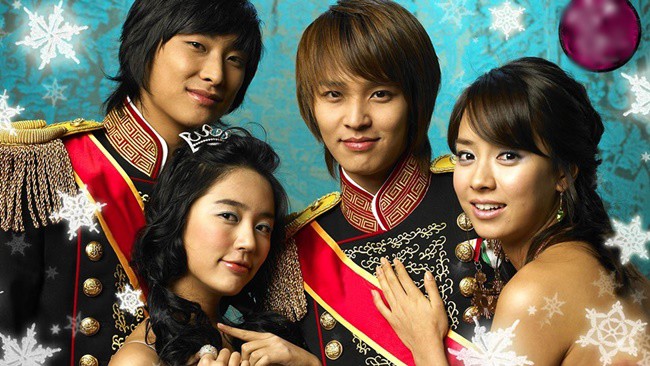 3 mỹ nhân Hoàng Cung: Người đẹp nhất mặt biến dạng, kẻ amp;#34;tự hủyamp;#34; vì cảnh phim quá bạo - 1