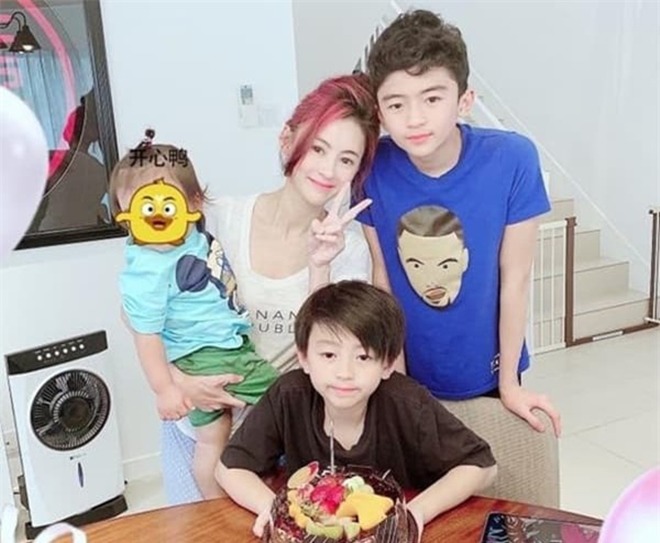 Là đại gia, Trương Bá Chi vẫn mua hàng giá rẻ vì nuôi 3 con, nghe số tiền mà sốc - 5