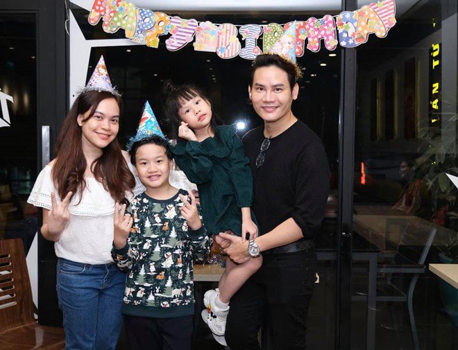 MC nổi tiếng VTV từng vô tâm với vợ: amp;#34;Tôi nghĩ chỉ cần mang tiền về nhà thôi là đượcamp;#34; - 4