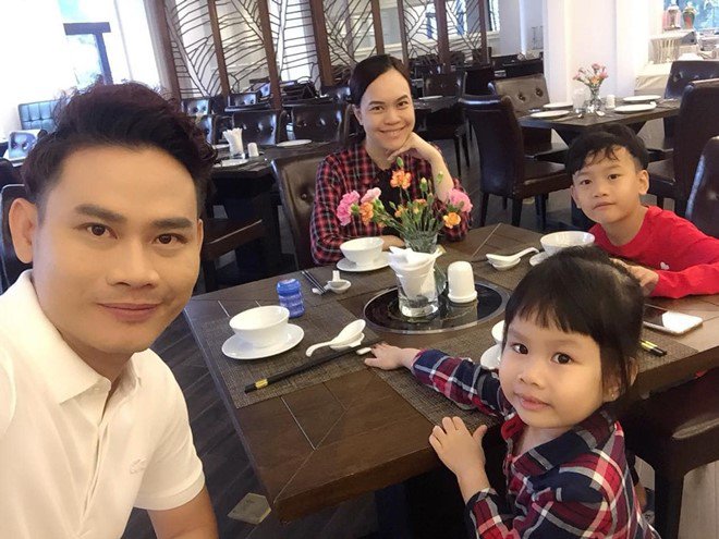 MC nổi tiếng VTV từng vô tâm với vợ: amp;#34;Tôi nghĩ chỉ cần mang tiền về nhà thôi là đượcamp;#34; - 2
