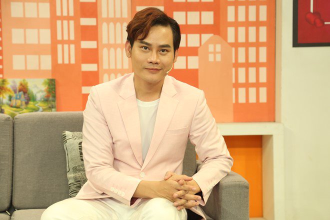 MC nổi tiếng VTV từng vô tâm với vợ: amp;#34;Tôi nghĩ chỉ cần mang tiền về nhà thôi là đượcamp;#34; - 1