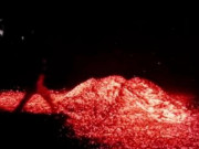 Clip Eva - Lễ hội đi chân trần trên đống than đang cháy khiến người xem hết hồn