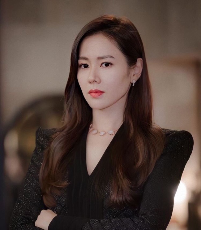 Top 10 diễn viên truyền hình nổi tiếng nhất Hàn Quốc 2020: Kim Tae Hee mất hút - 6