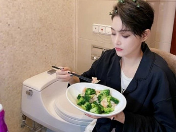 Ngôi sao 24/7: Tình địch của Phạm Băng Băng từng ở nhà 10m2, ngồi ăn cạnh bồn cầu