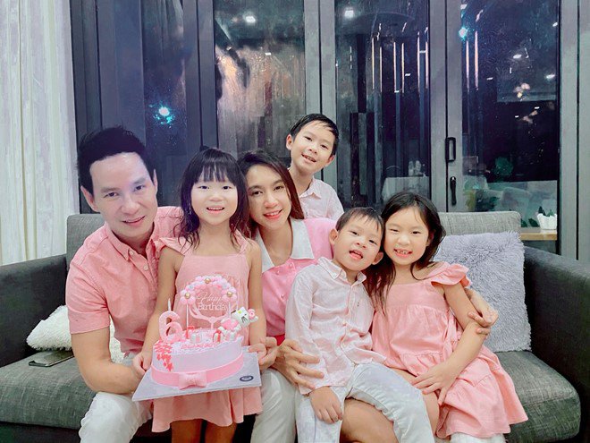 Sao Việt 24h: Tập đoàn màu hồng của Lý Hải - Minh Hà làm fan xuýt xoa amp;#34;6 người 1 gương mặtamp;#34; - 1