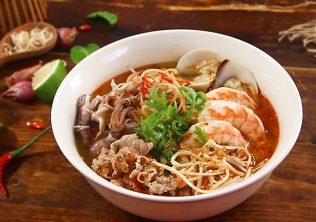 Cách nấu bún Thái hải sản ngon chuẩn vị người Thái - 4