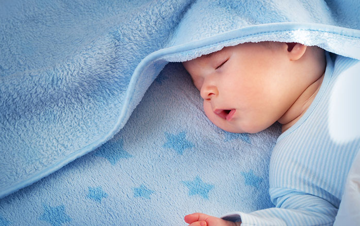 Trẻ 2 tháng tuổi ngủ ít có sao không và cách khắc phục - 4