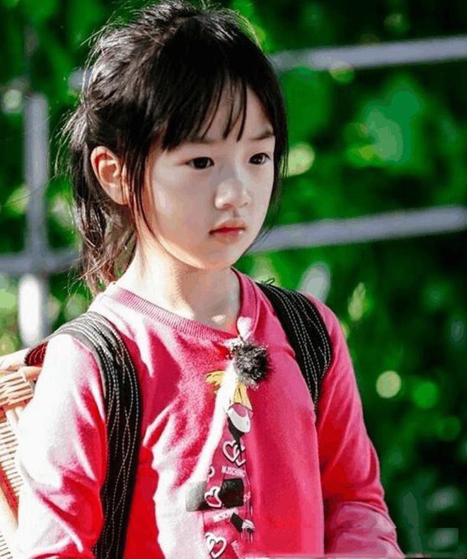 Tài tử giấu vợ như giấu vàng con gái 10 tuổi ngày càng phổng phao, xứng đáng thi hoa hậu - 8