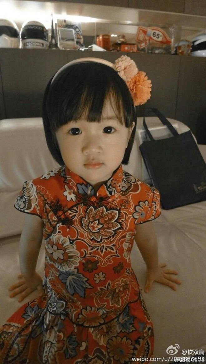 Tài tử giấu vợ như giấu vàng con gái 10 tuổi ngày càng phổng phao, xứng đáng thi hoa hậu - 5