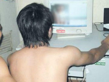 Bác sĩ cảnh báo nam thanh niên nghiện xem "phim nóng" nhiều năm phải nhận cái kết không ngờ