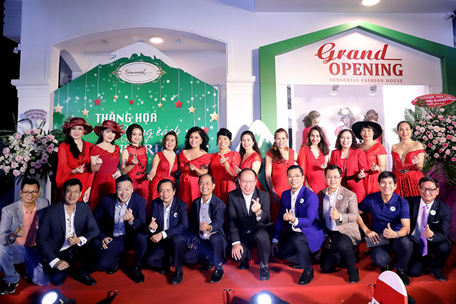 Doanh nhân và người nổi tiếng chúc mừng Sensorial Fashion House khai trương - 3