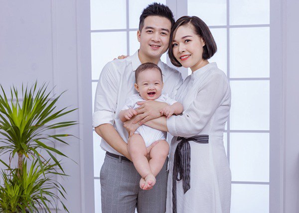 Showbiz Việt có 2 cặp đôi hơn cả ngôn tình, vợ ung thư, vô sinh chồng vẫn quyết cưới - 4