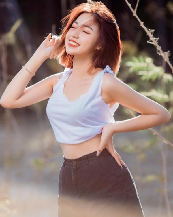 Giảm cân thành công, amp;#34;hotgirl trứng ránamp;#34; giật luôn giải chiếc cằm nhọn nhất Vbiz của Minh Hằng - 9