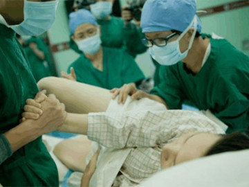 Đêm nào cũng trằn trọc vì ngủ nghiêng bên trái, mẹ bầu sốc khi nghe bác sĩ nói sự thật