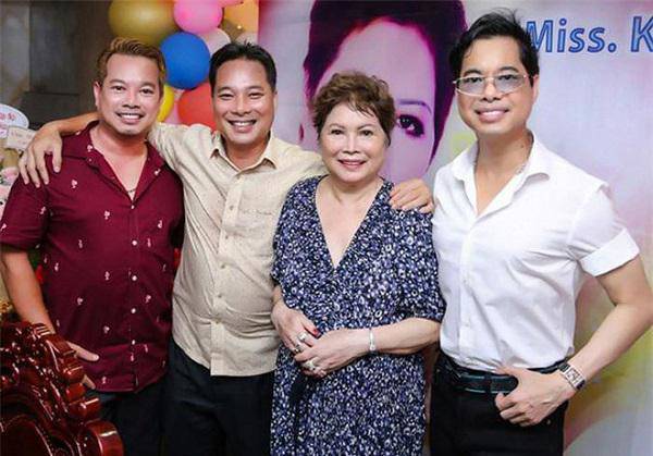 Hai em ruột của amp;#34;ông hoàng nhạc sếnamp;#34; Ngọc Sơn giờ ra sao? - 10