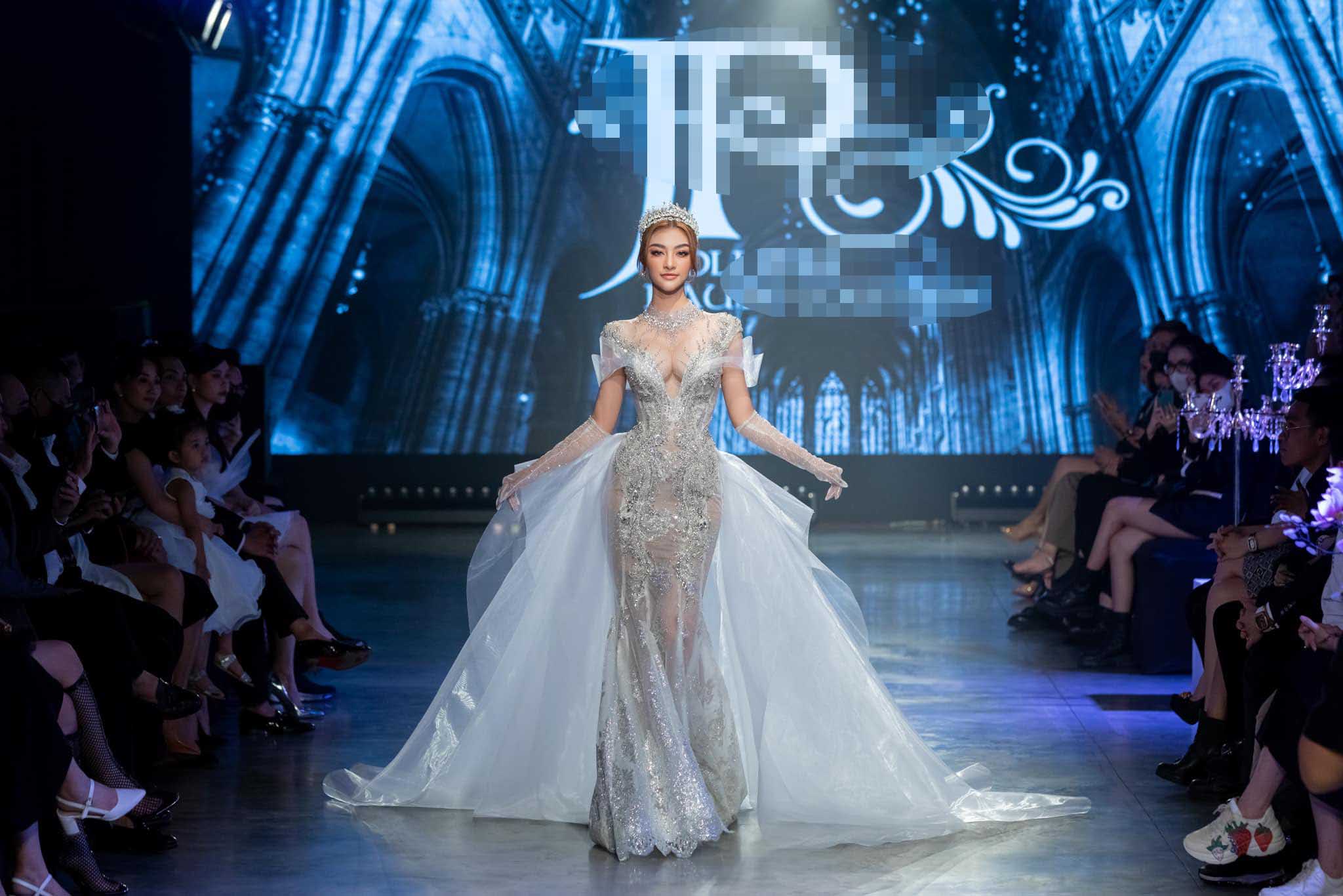 Đăng quang mới được 1 năm, Kiều Loan dính nghi vấn sửa từ mặt cho tới cả amp;#34;tâm hồnamp;#34; - 2