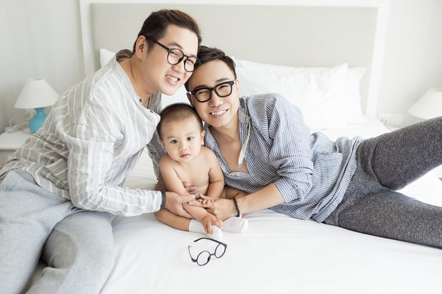 Trước An Nguy, 2 cặp đồng tính Việt khác cũng sinh con, đứa trẻ ra đời giàu tình cảm - 4