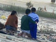 Tin tức - Nghi vấn mẹ ôm con bị bệnh não nhảy cầu tự tử: Chồng quỳ gối gọi tên vợ